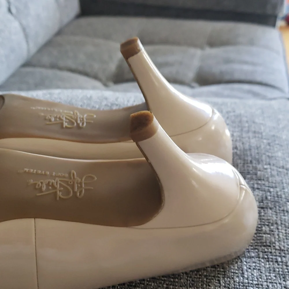 Life Stride Women's Taupe Pumps - Picture 2 of 9